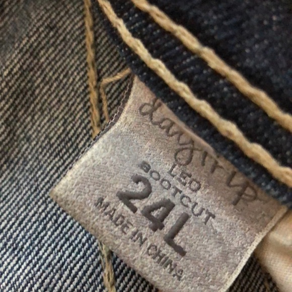 Day Trip Leo Boot Cut Jeans - Picture 13 of 15